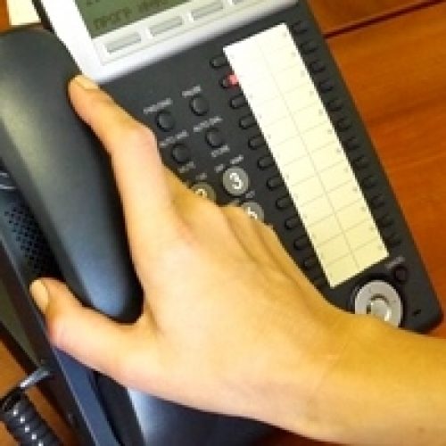 Специалисты Рособрнадзора консультируют граждан по телефону «горячей линии»