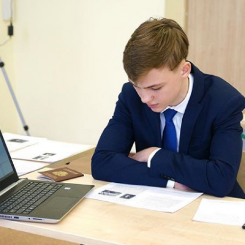 Более 77 тысяч девятиклассников сдали итоговое собеседование по русскому языку